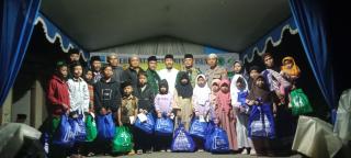 Pemdes Mekarwangi Santuni 20 Anak Yatim dan 22 Disabilitas