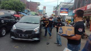 Ramadhan Berkah , Satgas Jagasatru PP Kabupaten Garut Bagikan Takjil