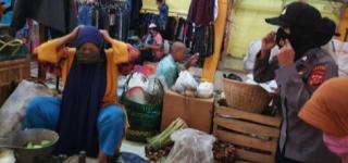 Jajaran Polres Banjar Polda Jabar Gelat Ops Yustisi, Himbau Warga Pasar Banjar Terapkan 3M 1 T