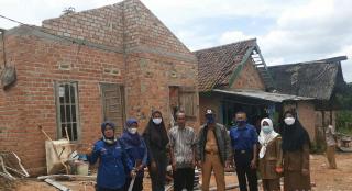 Akibat Angin Puting Beliung, Rumah Warga Rusak di Desa Muara Tiga Prabumulih Utara