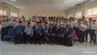 Kasi Pakis Kankemenag Kota Cilegon Beri Pembinaan Penguatan Moderasi Beragama di SMPN 3 Cilegon
