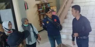 Oknum Mengaku Wartawan Kenakan Kaos Berlogo LSM Siti Jenar Diduga Peras NH, Eko Febrianto Geram!