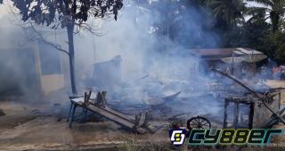 Dengan Cepat, Si Jago Merah Luluhlantakkan Rumah Sutina Warga Suban Jambi