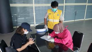 KSKP Bakauheni Dampingi Nakes Test Swab Antigen Kepada Calon Penumpang