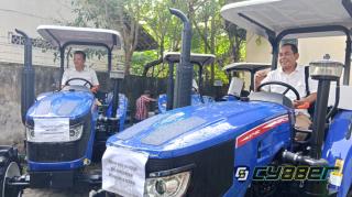 Dinas Pertanian Salurkan Bantuan Traktor, Tingkatkan Ketahanan Pangan