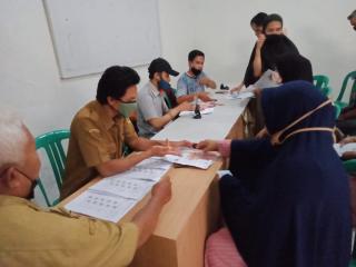 130 KPM di Desa Caringin Bogor Terima BST