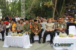 Dandim 0723/Klaten Hadiri Puncak Perayaan Tradisional Ya-Qowiyyu 2026 Di Jatinom, Ribuan Pengunjung Saksikan Sebaran Apem