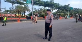 Kepolisian Sektor Pangandaran, Bersama TNI Gelar Operasi Masker Pada Pengunjung Wisata Pantai