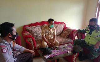 Bhabinkamtibmas Brigpol Teguh Yuliawan Lakukan Giat Komsos di Wilayah Binaan