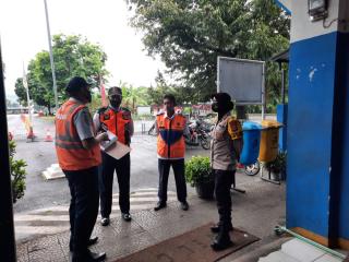 Kapolres Banjar Polda Jabar Himbau 3M Protokol Kesehatan Dan Putarkan Lagu New Normal  di Terminal Kota Banjar