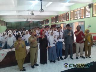 Anggota DPRD Jawa Tengah Kadarwati Serahkan Bantuan PIP kepada 7.150 Siswa di Klaten