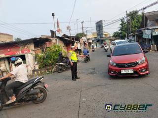 Polsek Cilegon Gelar Pengaturan Lalu Lintas, Antisipasi Kemacetan di Simpang Rel Temu Putih