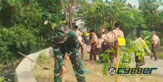 TMMD ke-128 Dimanfaatkan Forkopimcam Citangkil untuk Aksi Bersih Lingkungan di Warnasari