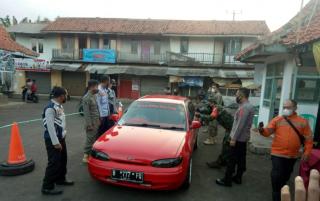 Perketat Penyekatan, Kendaraan yang Melintas Perbatasan Majalengka Diperiksa