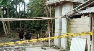 Sebuah Granat Peninggalan Perang di Belakang Rumah Warga