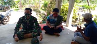 Bentuk kepedulian Tentang Warga Binaanya Serda Amroni Lakukan Anjangsana