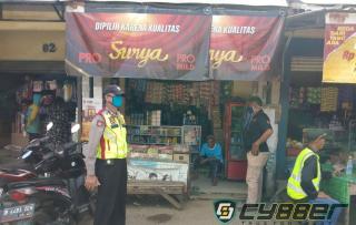 Untuk Pengecekan Ketersediaan Masker, Polsek Losarang Sisir Beberapa Toko Swalayan 