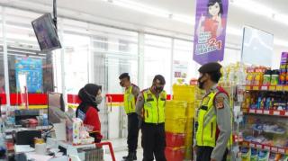 Tingkatkan Keamanan dan Himbau Covid-19, Sat Sabhara Polres Majalengka Polda Jabar Patroli ke Pusat Perbelanjaan