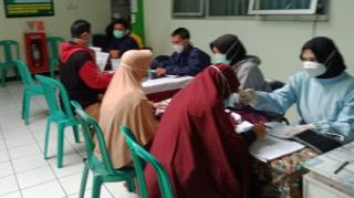 Puskesmas Cigombong Gelar Vaksinasi untuk Guru dan DLLAJR