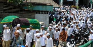 Ribuan Santri Purba Baru Madina Antarkan Korban Angkot Maut Ke Peristirahatan Terakhir
