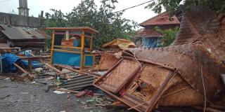 Ratusan Rumah Rusak di Desa Selangit Cirebon Akibat Angin Puting Beliung