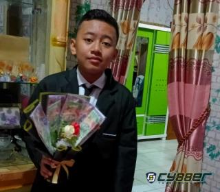 Dapa Ariadinata Lulus dengan Prestasi Membanggakan, Raih Peringkat 3 di SDN Nurul Palah Benteng