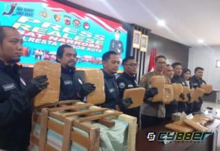 Polresta Bogor Gagalkan Pengiriman 18 Kg Ganja dan 1.000 Butir Double L