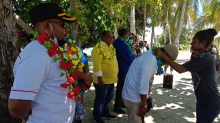 Kunjungi Waigeo Barat Kepulauan, Cawabup Orideko I. Burdam Banjir Dukungan