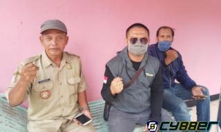 Ketua WN 88 UNIT 04 Jawa Tengah Malakukan Pemantauan Penyebaran Virus Corona di Desa Sidamulya Yang Sedang Melakukan Pengaspalan Jalan