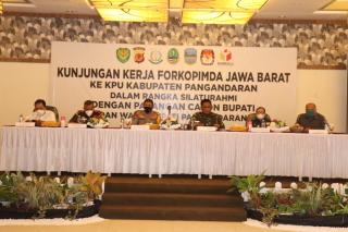 Kapolda Jabar dan Forkopimda Silaturahmi dengan Penyelenggara dan Peserta Pilkada Pangandaran 
