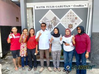 Calon Bupati Garut Nomor Urut 01 Kunjungi Kampung Batik Tulis Garutan