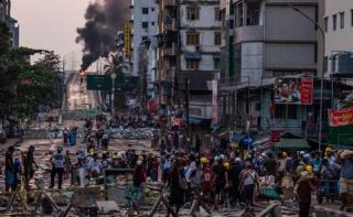 Militer Myanmar Ancam Ambil Aset di Bank Swasta