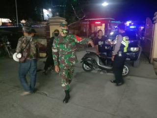 Tiga Pilar Kecamatan Sliyeg Rutin Ops Yustisi Malam Hari