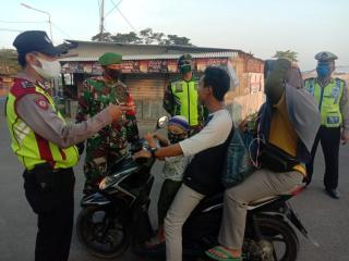 TNI-Polri dan Pol PP Kecamatan Karangampel Gelar KRYD Pendisiplinan Masyarakat