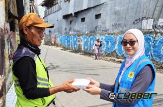 Jelang Hari Kesaktian Pancasila, PLN UP3 Cimahi Gerakkan “Jumat Berbagi Saling Menguatkan” Bersama UMKM Lokal