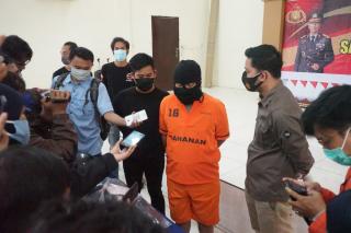 Polres Cimahi Polda Jabar Tangkap Pelaku Tindak Pidana Pencurian Dengan Kekerasan