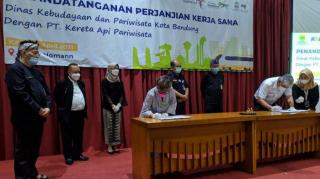Melalui Kereta Api Pariwisata, KAI Kerjasama dengan Disbudpar Kota Bandung