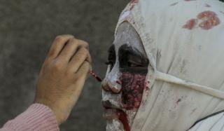 Pocong Palsu yang Kerap Menakuti Warga di Jagakarsa Ditangkap