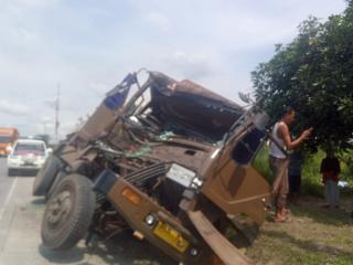 Diduga Rem Blong, Sebuah Mobil Tangki mengalami Kecelakaan di Jalan Lintas Duri-Pekanbaru